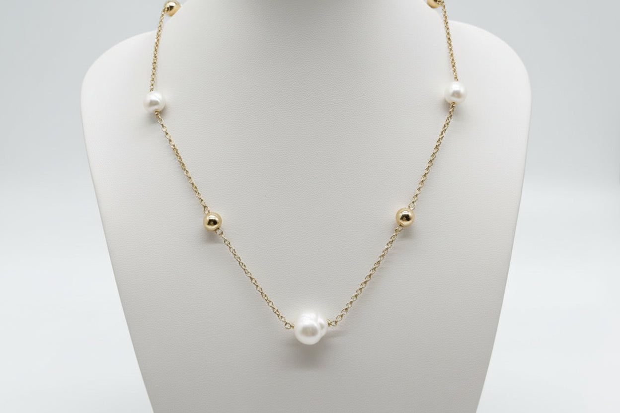 Elegant Pearl Necklace made of 925 Silver – 18K Gold Plated
