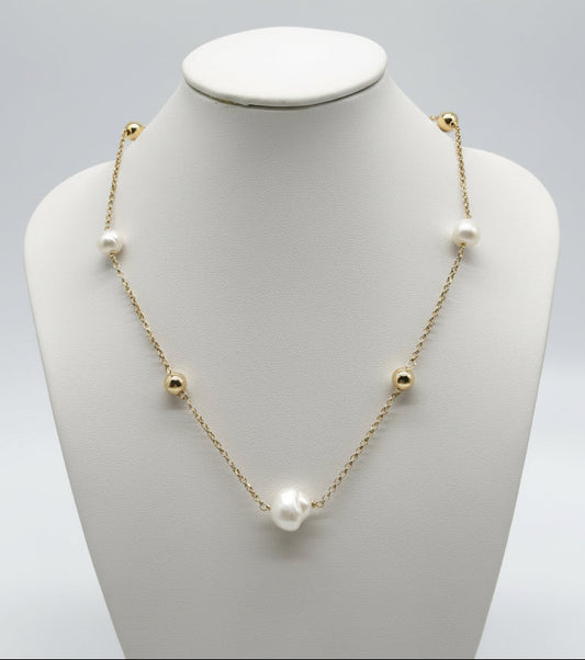 Elegant Pearl Necklace made of 925 Silver – 18K Gold Plated