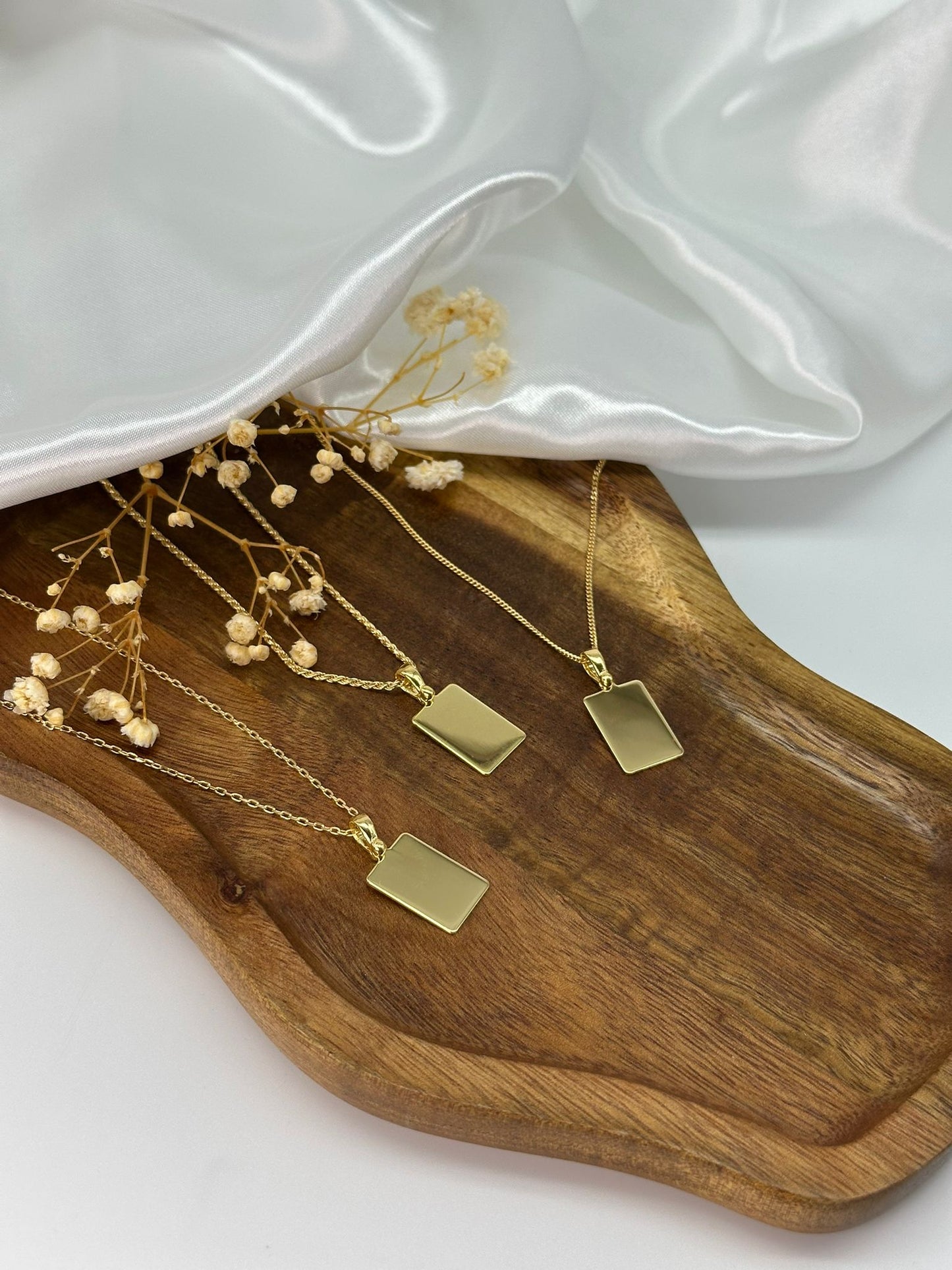 Engraved Necklace Rectangle Pendant 15.90x10.80 mm Name Date 18K Vermeil Gold Plated