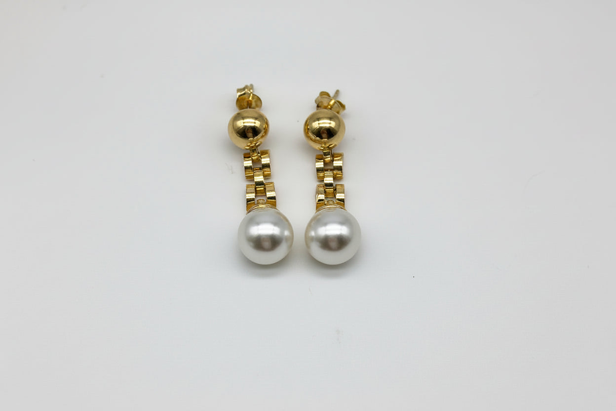 Pearl earrings made of 925 sterling silver with 18K gold plating