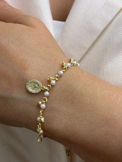 Goldenes Perlenarmband aus 925 Silber, 18K vergoldet – wundertätige Medaille, feine Perlen, eleganter Damenschmuck